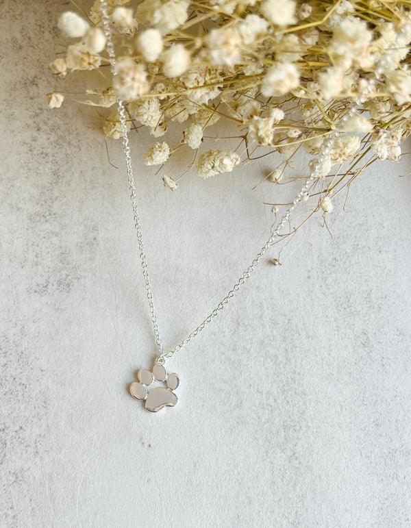 LYA – Elegante Silber-Pfoten-Halskette