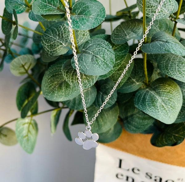 LYA – Elegante Silber-Pfoten-Halskette