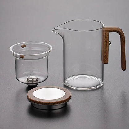 Teekanne aus hitzebeständigem Glas