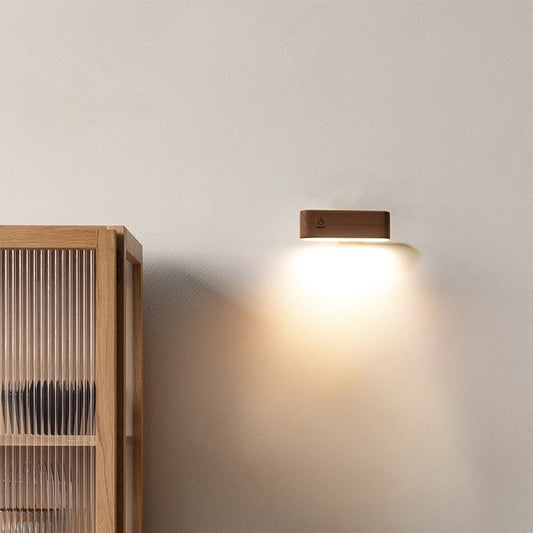 Schreibtischlampe aus Massivholz mit magnetischer Aufladung