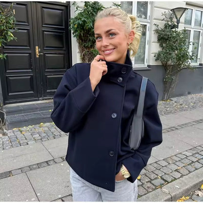 Elise – Luxus Kurzjacke mit aufgesetzter Brusttasche