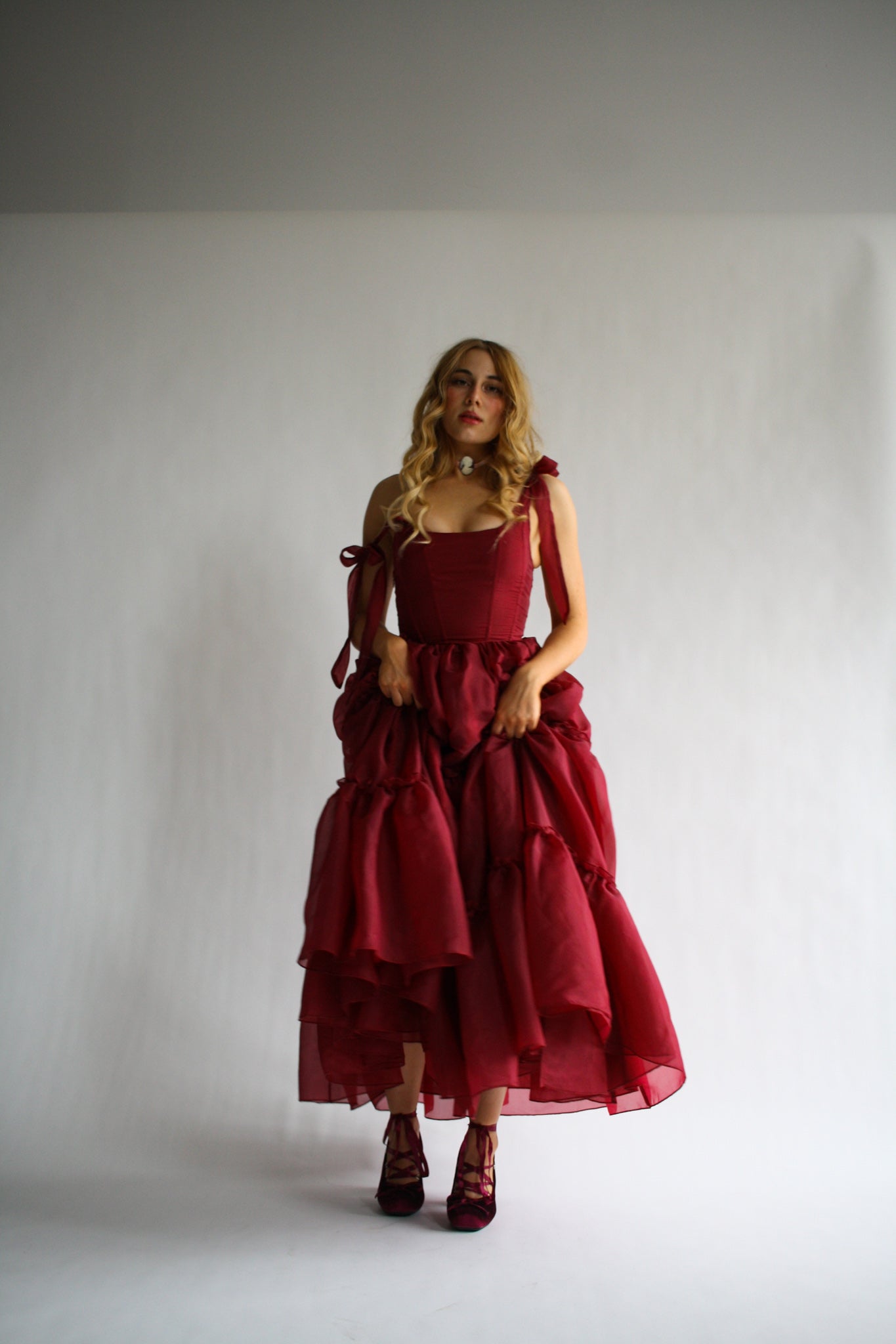 Das Siena-Kleid in scharlachrot
