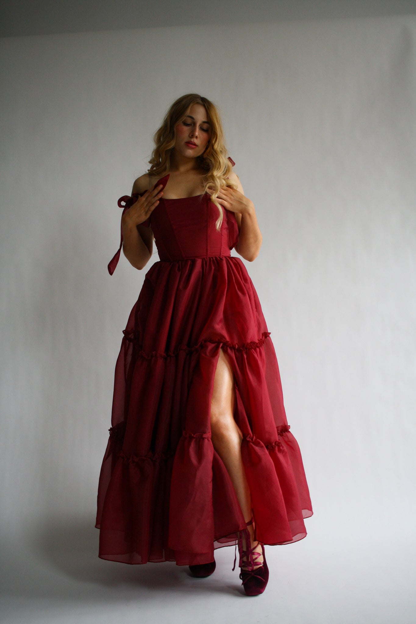Das Siena-Kleid in scharlachrot