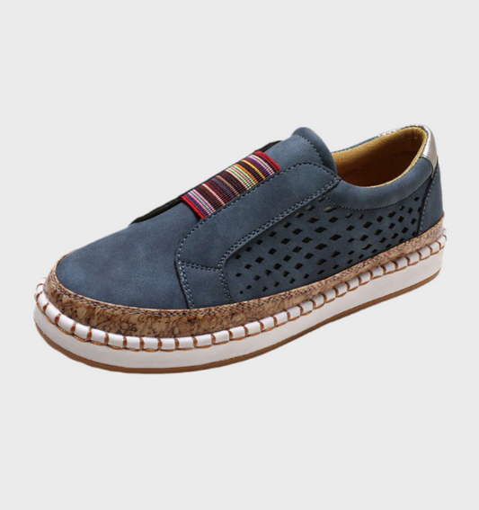 Julia | atmungsaktive, leicht zu tragende Damen-Slipper mit rutschfester Sohle und handgenähten Nähten