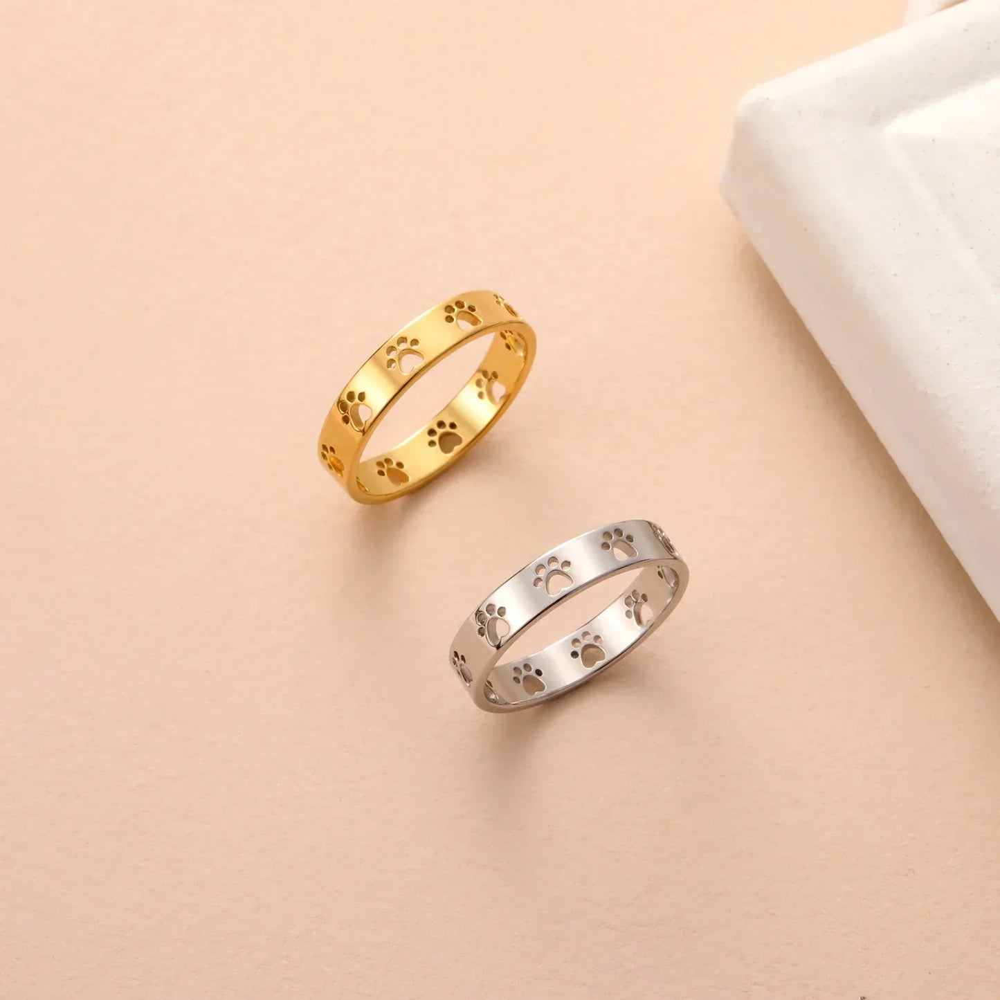 MIRAIE – Verstellbarer Pfotenabdruck-Ring in Gold aus silber