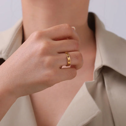 MIRAIE – Verstellbarer Pfotenabdruck-Ring in Gold aus silber