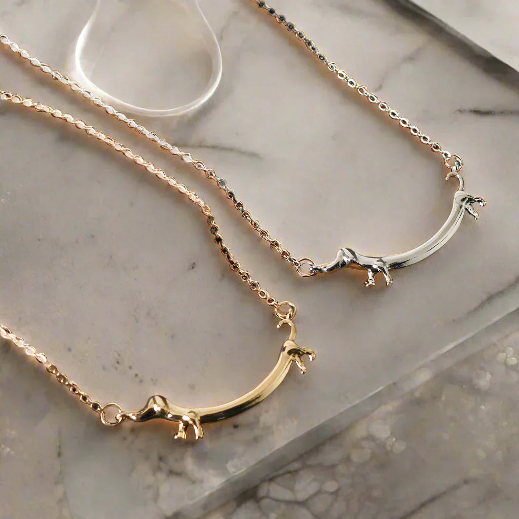 LILOU – Dackel-Halskette in  Silber und gold