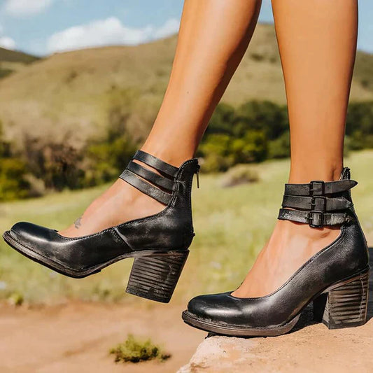 Modische Pumps mit Knöchelriemen | Neda