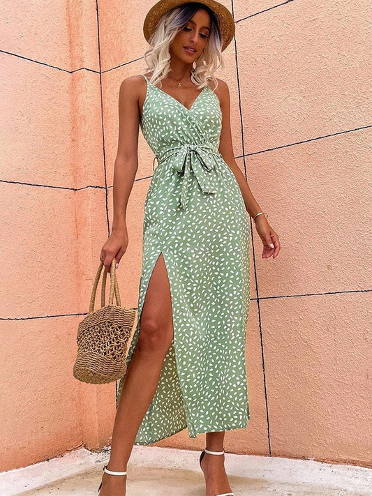 Hellgrünes Ibiza Boho Kleid mit V-Ausschnitt und Tupfen